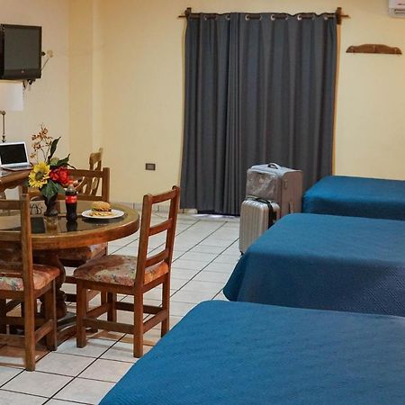 Hotel Las Fuentes Los Mochis Buitenkant foto