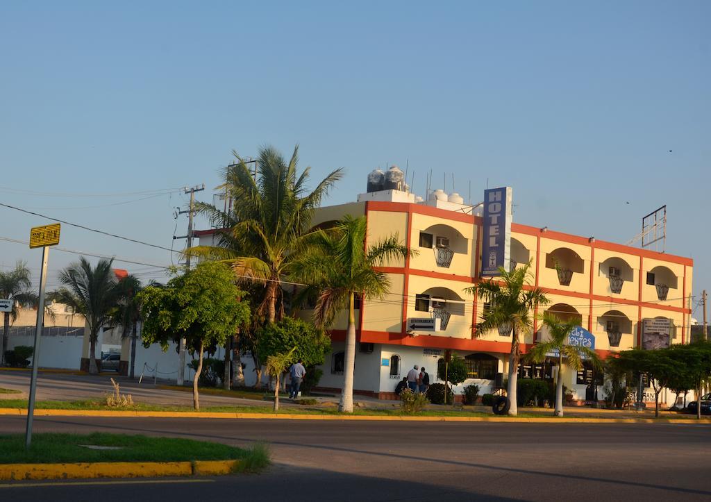 Hotel Las Fuentes Los Mochis Buitenkant foto