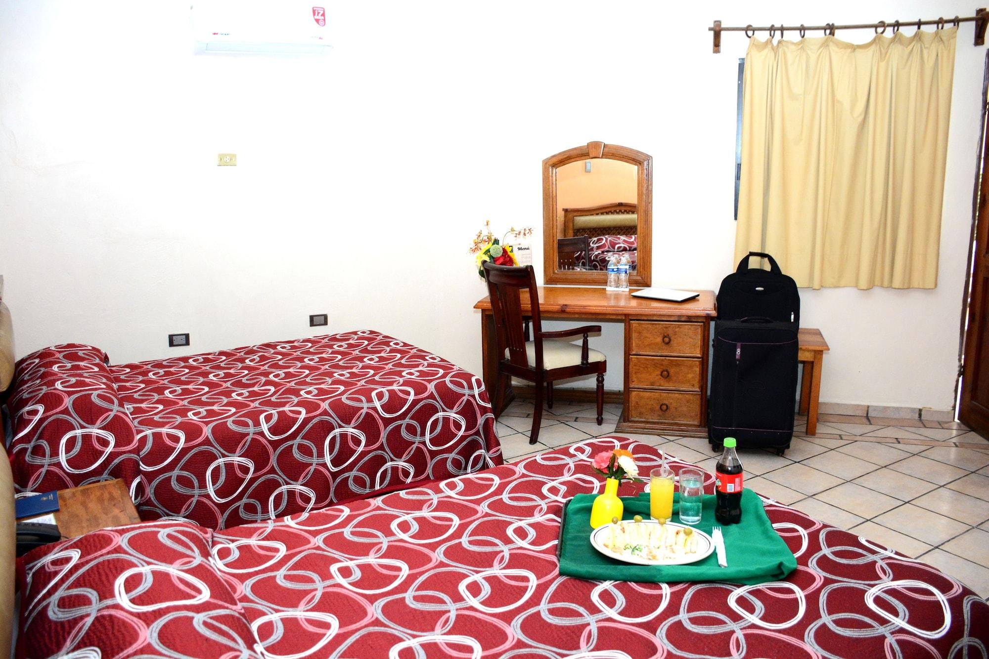 Hotel Las Fuentes Los Mochis Buitenkant foto