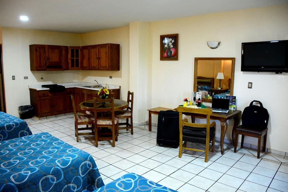 Hotel Las Fuentes Los Mochis Buitenkant foto