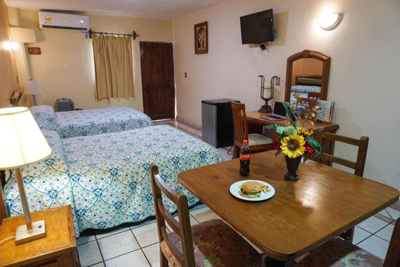 Hotel Las Fuentes Los Mochis Buitenkant foto