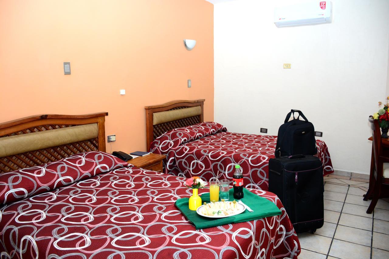 Hotel Las Fuentes Los Mochis Buitenkant foto