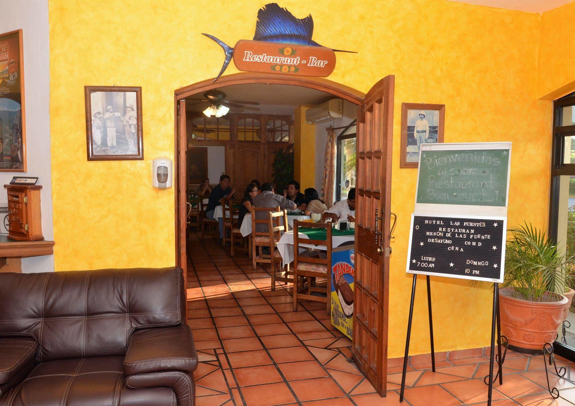 Hotel Las Fuentes Los Mochis Buitenkant foto